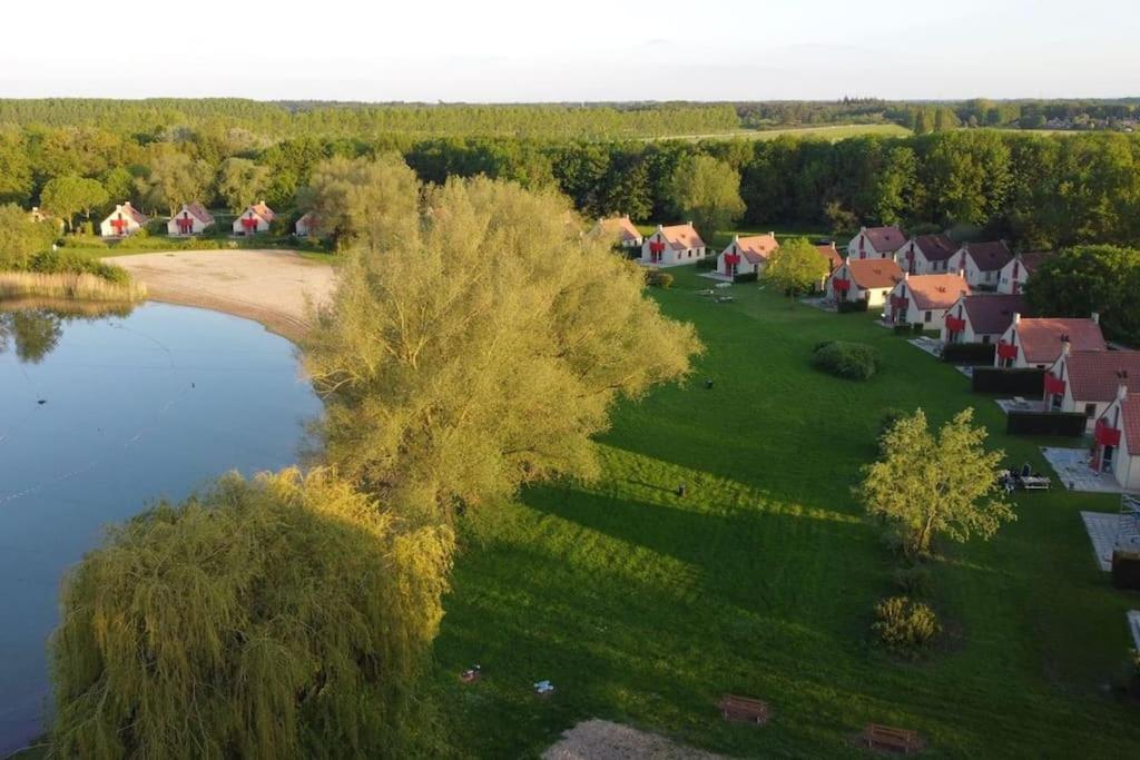 Vakantiehuis Aan Het Water -Incl Laadpaal- Ewijk Exterior foto